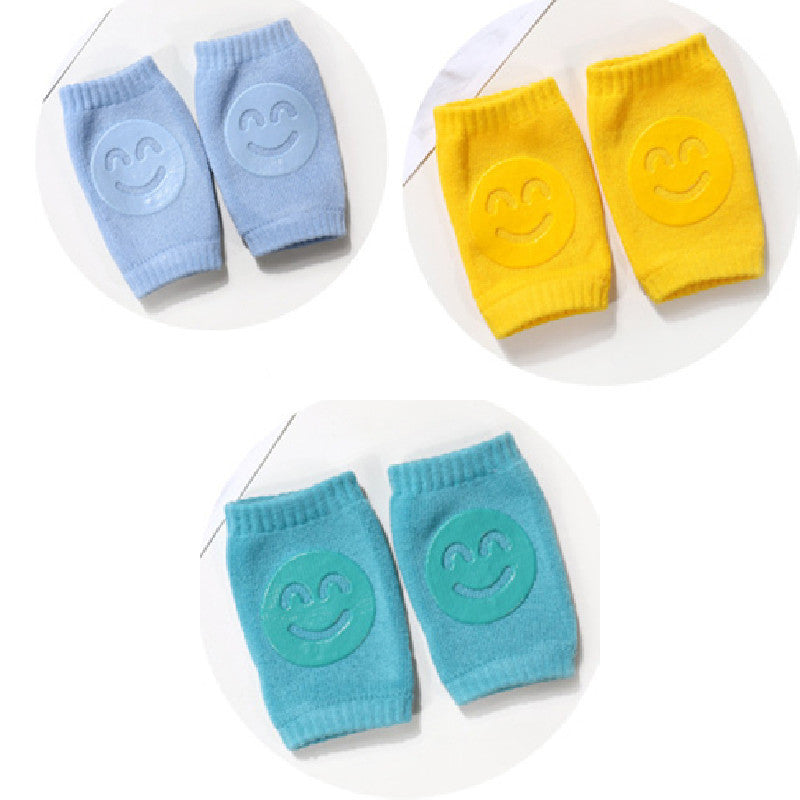 Sommerliche Frottee-Babysocken mit Knieschonern