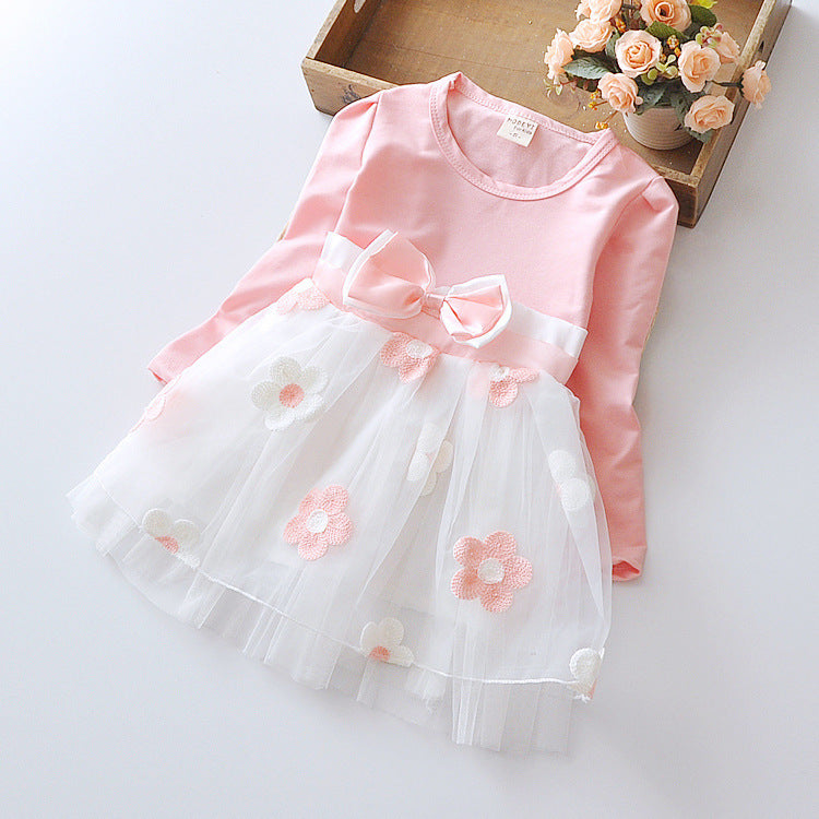 Kleid mit Blumenschleife und langen Ärmeln