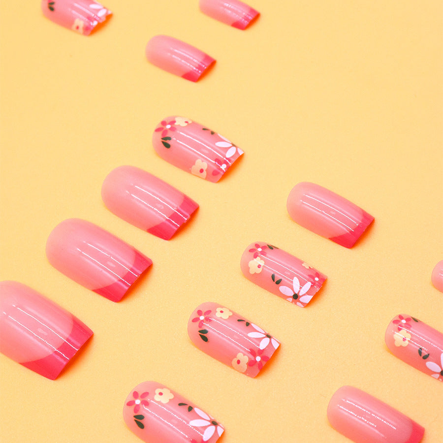 Eisig-transparentes, mehrfarbiges, florales, sanft-süßes Nageldesign – tragbar