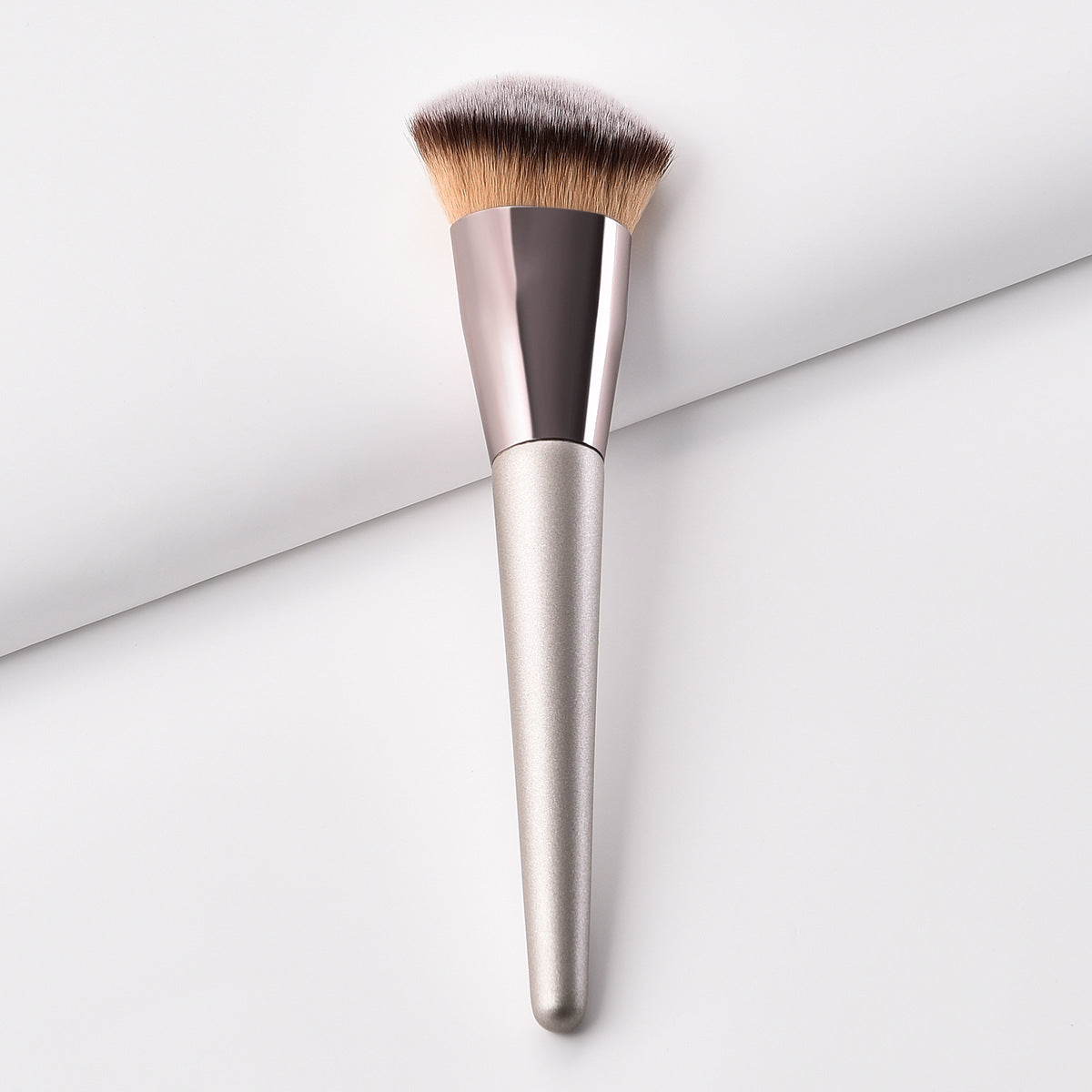 Einzelner Make-up-Pinsel Champagnergold Puder-Foundation-Pinsel