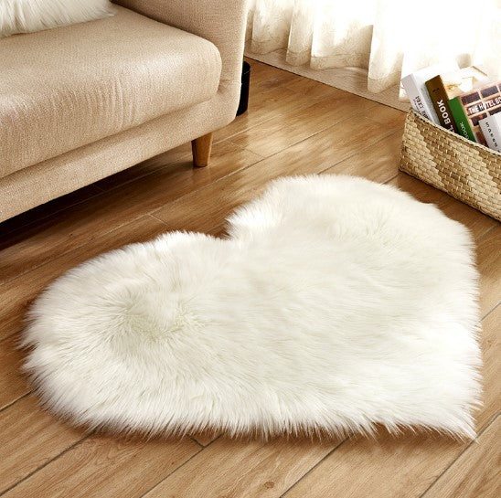 Plüschiger, herzförmiger Teppich, rutschfeste Matte, flauschiger Teppich, Bodenmatte, Decke, Sofakissen, Fußmatte, Teppich für Wohnzimmer, Heimdekoration