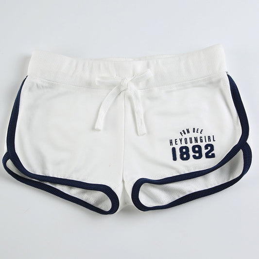 Sportshorts im amerikanischen Preppy-Stil mit Digitaldruck und Kontrastfarben