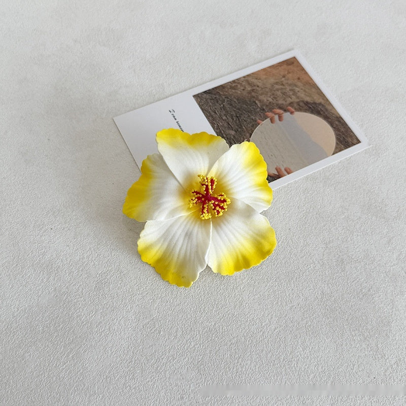 Haarspange mit Hibiskusblüten-Motiv für Damen, maritimes Foto-Ambiente, Kopfbedeckung, seitliche Blumenspange