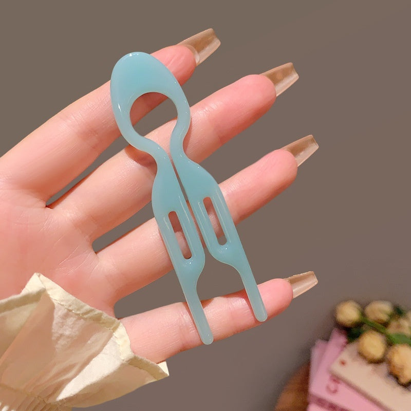 Modischer Dutt, lässige Hochsteckfrisur, Gadget: Haarkamm, Haarnadel