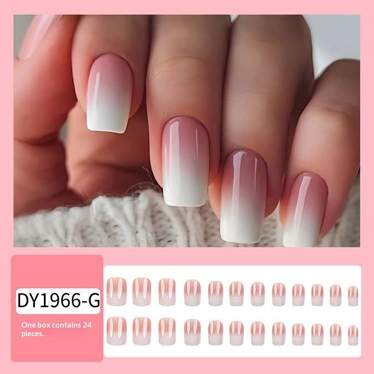 Einfaches, abnehmbares Nageldesign mit rosa-weißem Farbverlauf