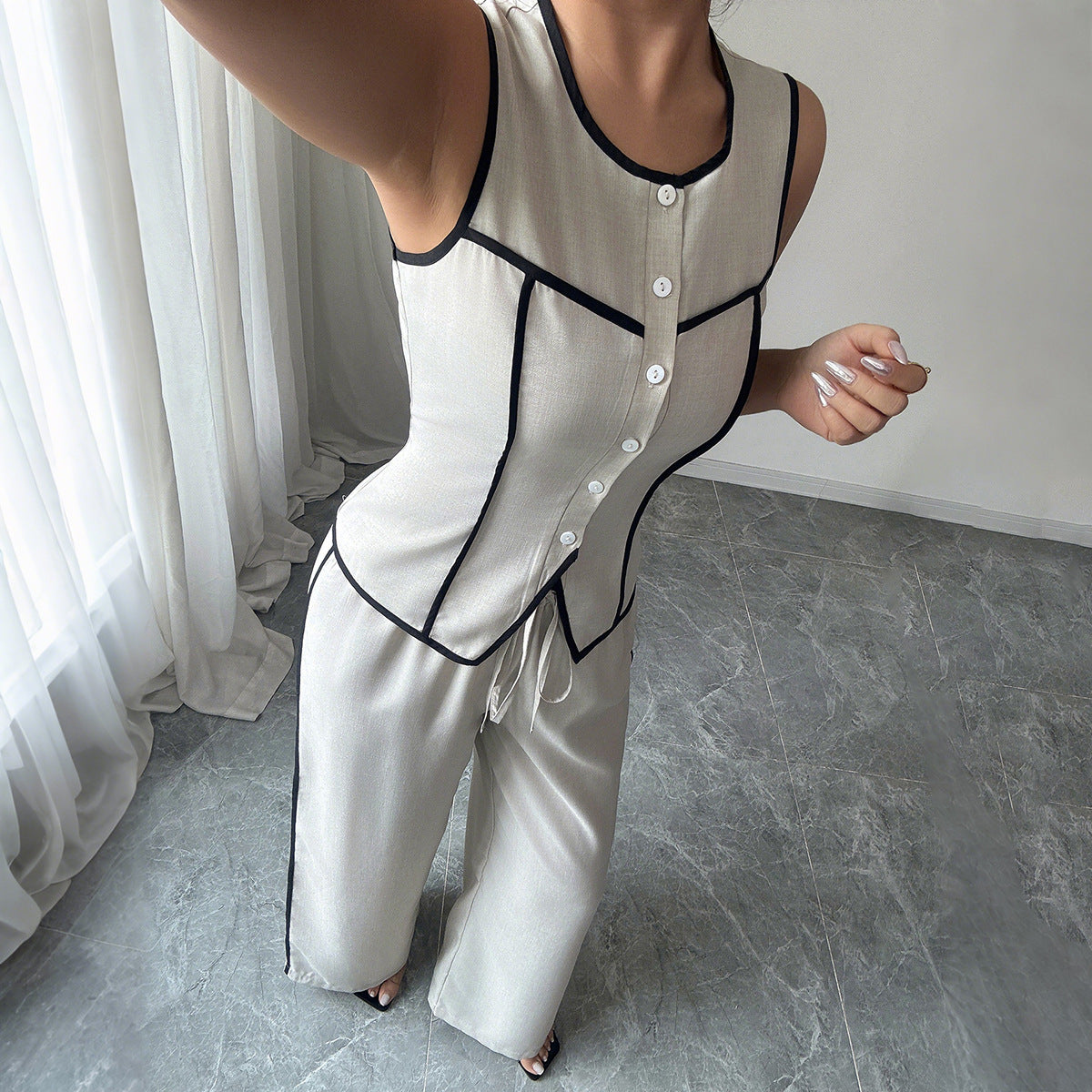Lässiges, elegantes Zweiteiler-Set mit Knopfleiste, Weste und weitem Hosenbein für Damen