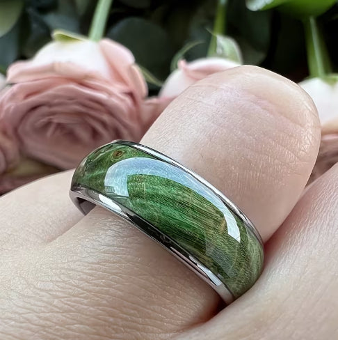 Eleganter grüner Holzmaserungsring
