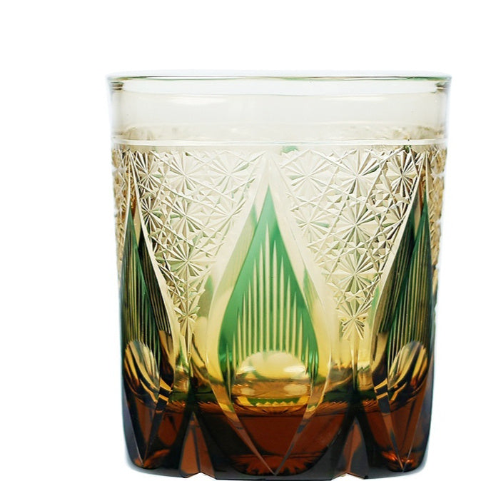 Japanisches Kristallglas im Edo-Schliff mit Asterismus-Effekt