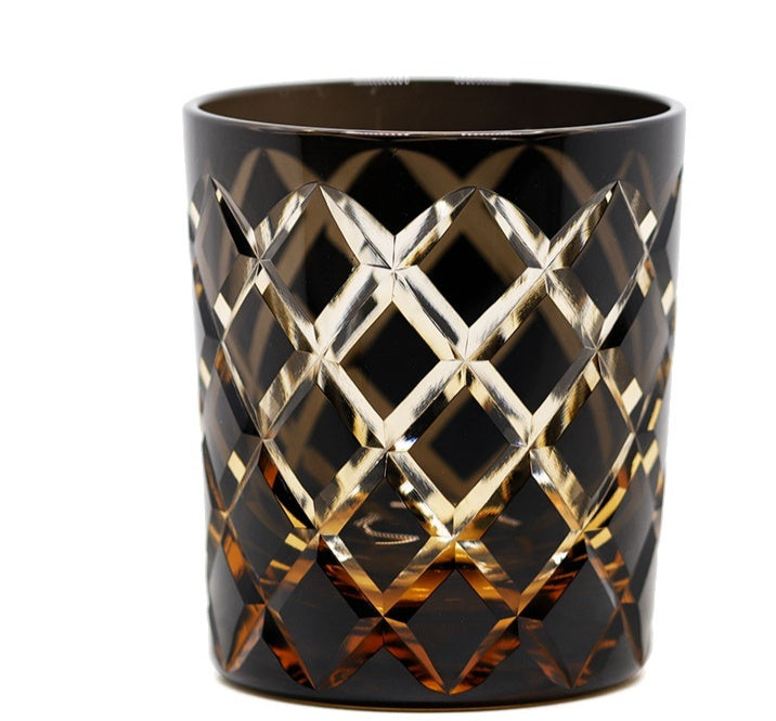 Japanisches Kristallglas im Edo-Schliff mit Asterismus-Effekt