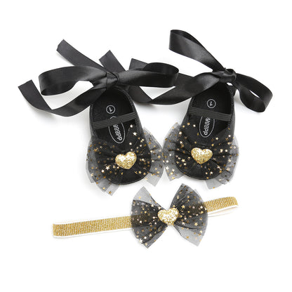 Niedliche Schmetterlings-Babygeschenkbox mit Babyschuhen, Prinzessinnenschuhen, Kopfschmuck und Krone