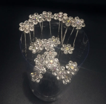 Perlenbesetzter, U-förmiger Dutt, Braut-Haarspange mit Strasssteinen und Blumen