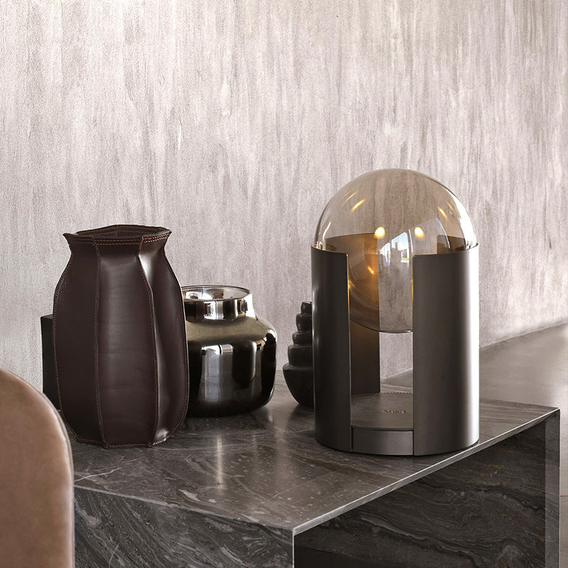 Moderne LED-Tischlampen aus Glas für den Schminktisch oder das Schlafzimmer