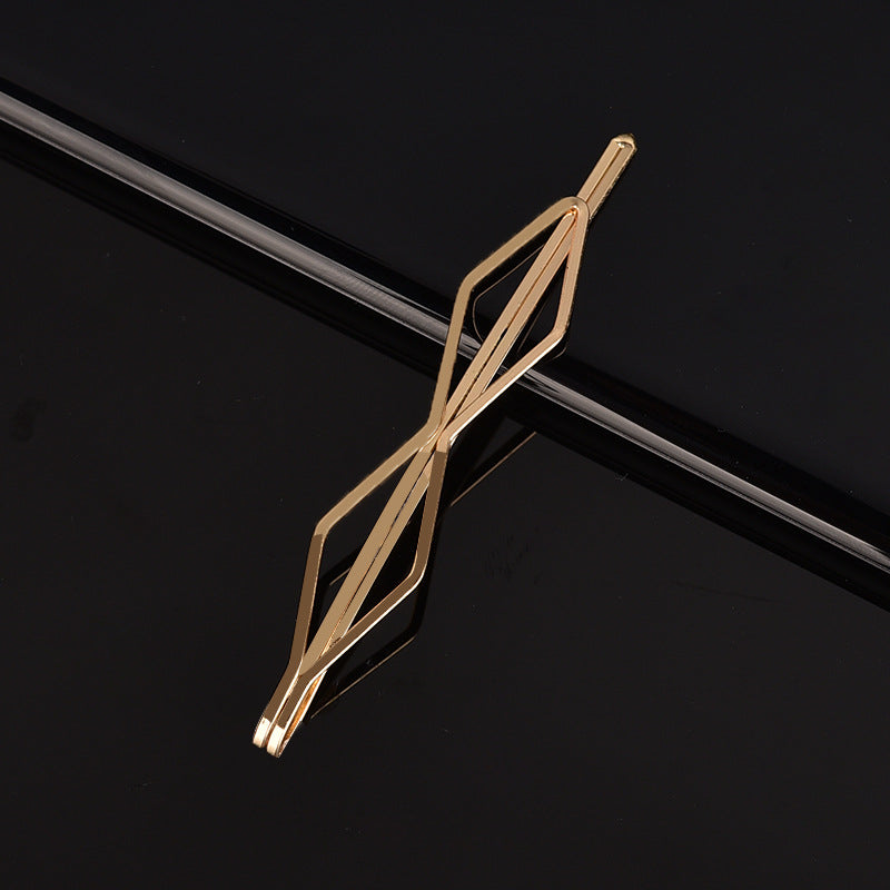 Haarspange mit Hohlbuchstaben