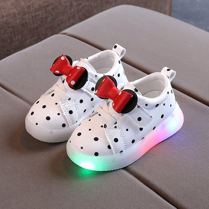 Leuchtende Schuhe für Mädchen mit Schleife, LED-Leuchtschuhe, atmungsaktive Babyschuhe für Mädchen