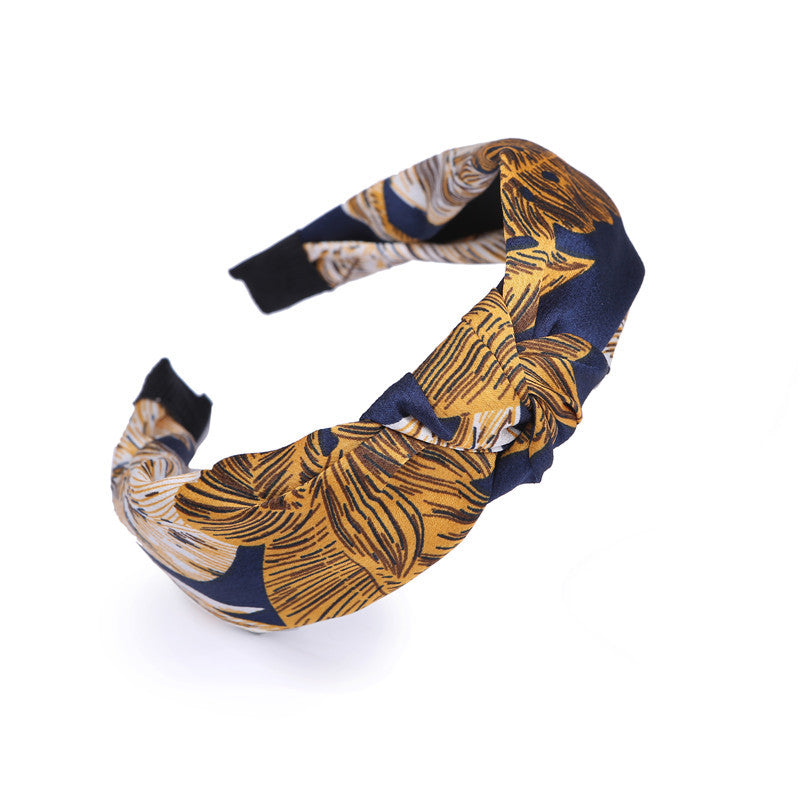 Simple Wide-Sided Knotted Face Wash Headband