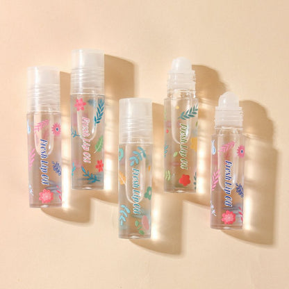 Transparenter Lipgloss, kaschiert Lippenfältchen und beugt rissigen Lippen vor