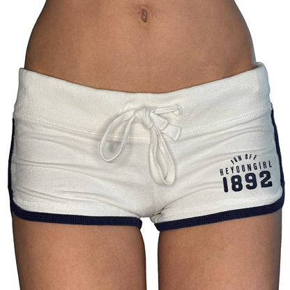 Sportshorts im amerikanischen Preppy-Stil mit Digitaldruck und Kontrastfarben