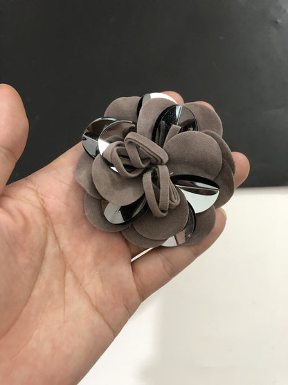 Feine Flanellblumen-Corsage, umwickelte Blumen-Haarspange, Blumen-Handtaschenanhänger, Brosche