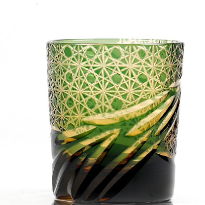 Japanisches Kristallglas im Edo-Schliff mit Asterismus-Effekt