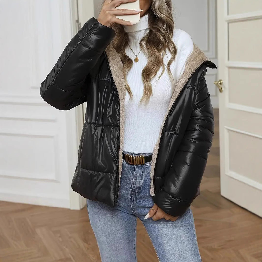 Damenmantel aus Lammwolle, lang und wattiert