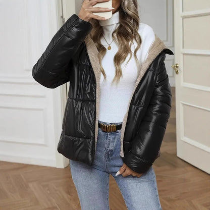 Damenmantel aus Lammwolle, lang und wattiert