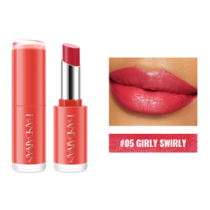 Samtiger, hautverbessernder, pflegender Lippenstift