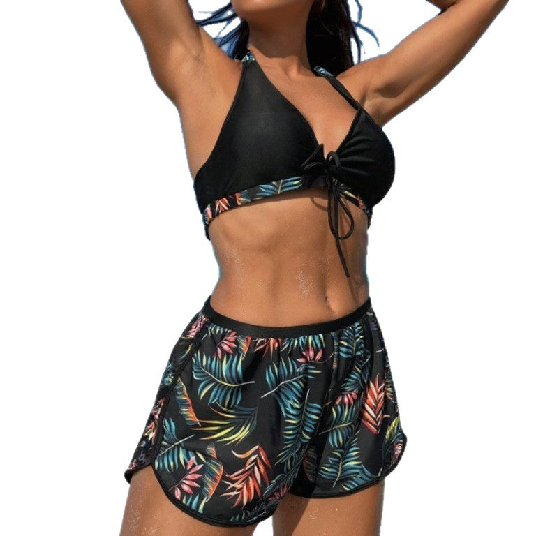 Dreiteiliger Damen-Badeanzug mit Schlitz, sexy Printdesign und Bindedetails