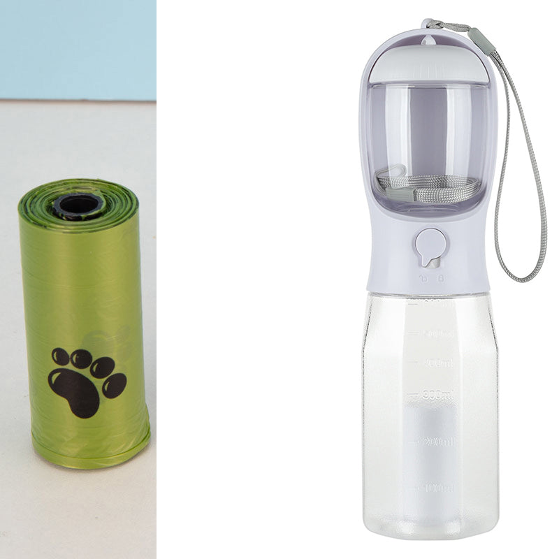 Tragbare 3-in-1-Trinkflasche für Katzen und Hunde: Auslaufsicher, multifunktional, mit Futter- und Wasserspender sowie Kotbeutelspender.