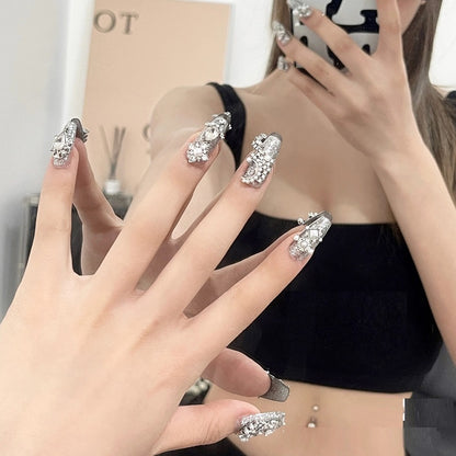 Elegante, handgefertigte Nagelverschönerung, individuell anpassbar, abnehmbar