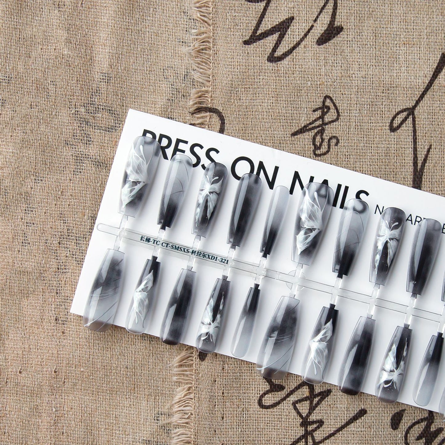 Neue chinesische Schmetterlings-Nagelkunst mit plattierter Kristallversiegelungsschicht