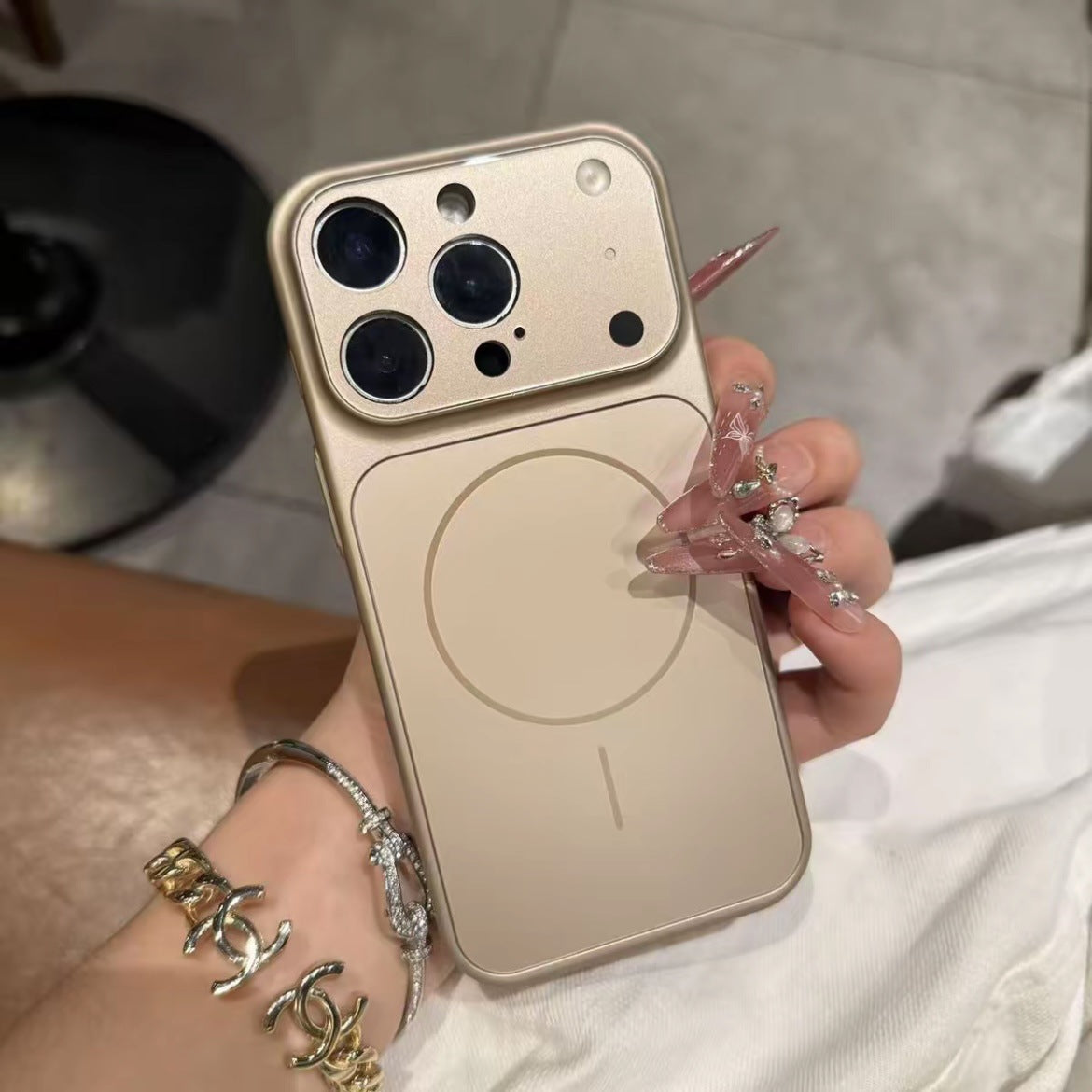 Magnetische All-inclusive-Handyhülle in Unifarbe mit Nano-Mattglas für MagSafe-Handys, kompatibel mit iPhone 17, Air, 16, 15, 14 und 13 Pro Max, mit kabelloser Magnetladefunktion und Schutzhülle