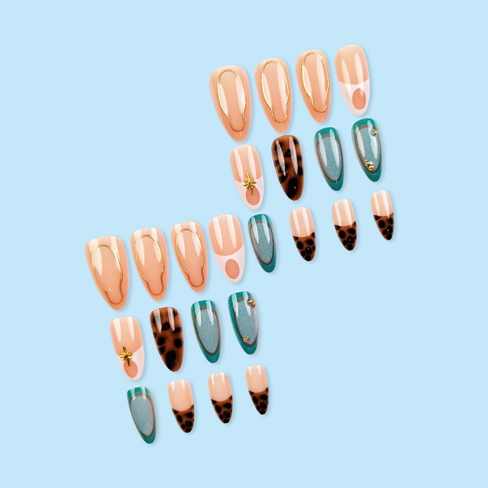 Bestseller: Französische Maniküre mit Leopardenmuster