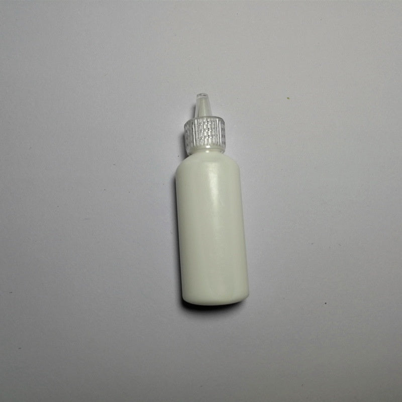 Werkzeugset für die manuelle Montage von Modellen: Schere, Pinzette, Lineal, Klebstoff