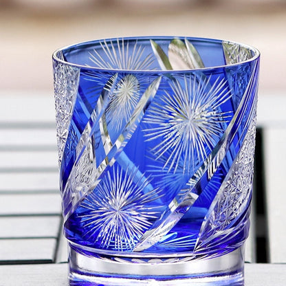 Japanisches Kristallglas im Edo-Schliff mit Asterismus-Effekt