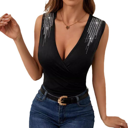 Ärmelloses Tanktop mit Raffungen und Strasssteinen, figurbetontes T-Shirt, schmeichelhaftes Oberteil für Damen