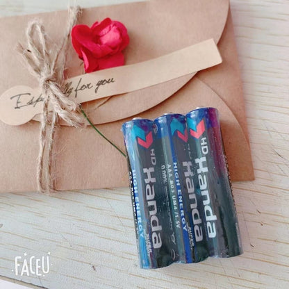 Werkzeugset für die manuelle Montage von Modellen: Schere, Pinzette, Lineal, Klebstoff