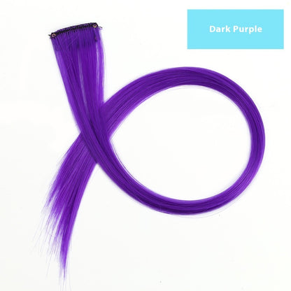 Buntes Haar, hängende Ohren, gefärbte Perücke, Haarverlängerung, farbige Streifen, angesagte Farben