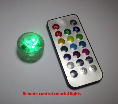 Werkzeugset für die manuelle Montage von Modellen: Schere, Pinzette, Lineal, Klebstoff