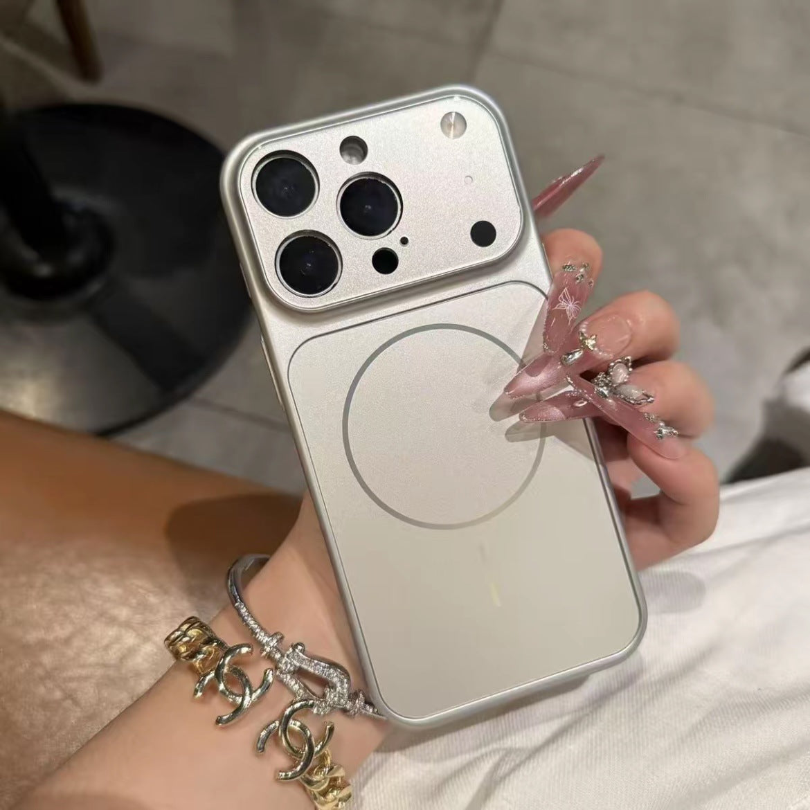 Magnetische All-inclusive-Handyhülle in Unifarbe mit Nano-Mattglas für MagSafe-Handys, kompatibel mit iPhone 17, Air, 16, 15, 14 und 13 Pro Max, mit kabelloser Magnetladefunktion und Schutzhülle