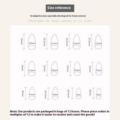 Nagelstück in Mandelform, Farbe Mandarinente, schwarz-weiß
