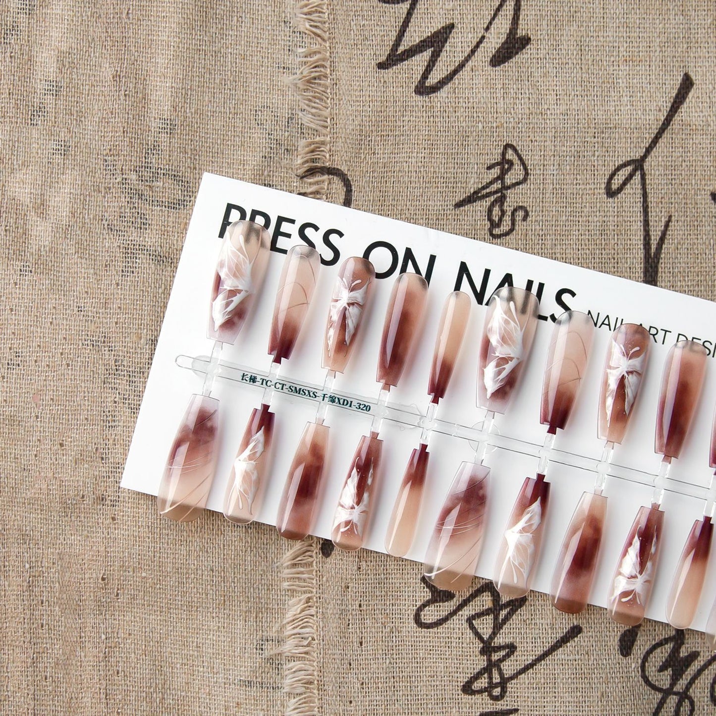 Neue chinesische Schmetterlings-Nagelkunst mit plattierter Kristallversiegelungsschicht