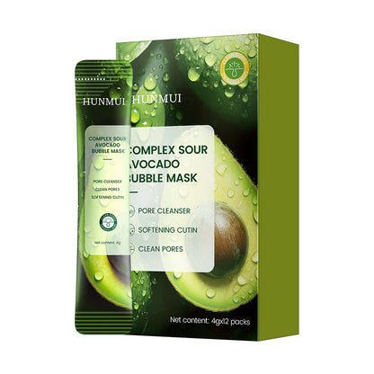 Gesichtsmaske mit Avocado-Schaum