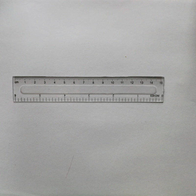 Werkzeugset für die manuelle Montage von Modellen: Schere, Pinzette, Lineal, Klebstoff