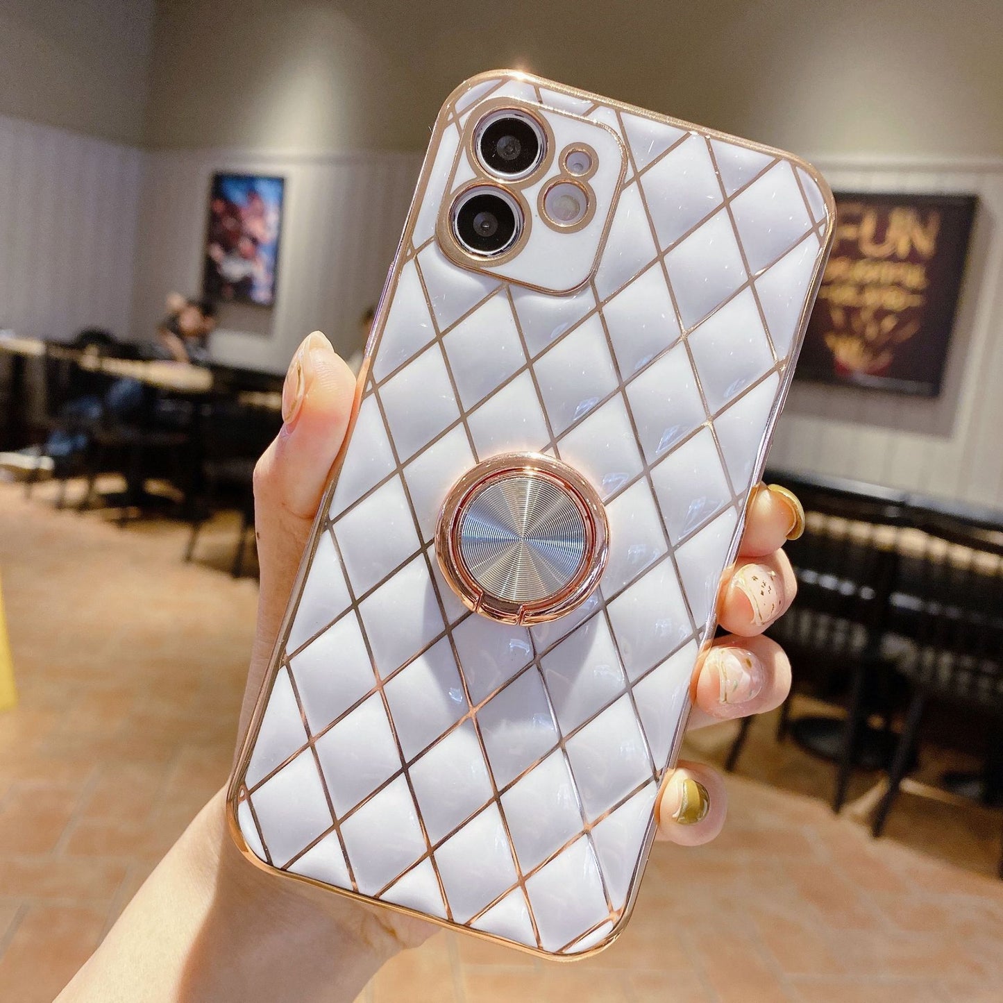 Handyhülle mit Ringhalter aus galvanisiertem Lammleder