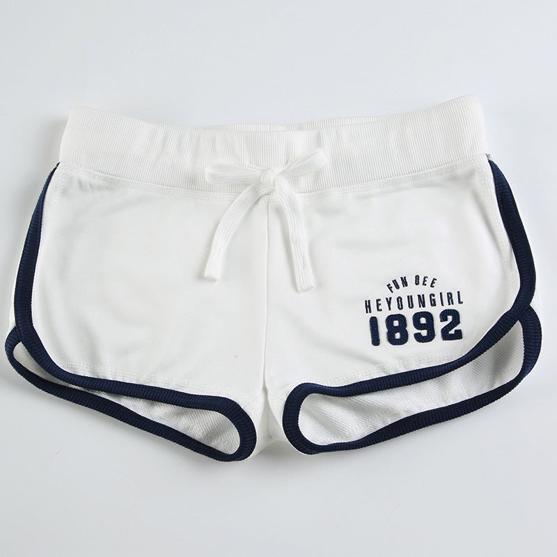 Sportshorts im amerikanischen Preppy-Stil mit Digitaldruck und Kontrastfarben