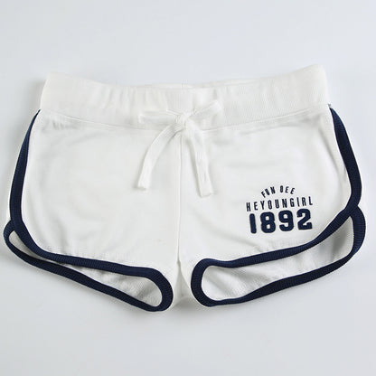 Sportshorts im amerikanischen Preppy-Stil mit Digitaldruck und Kontrastfarben