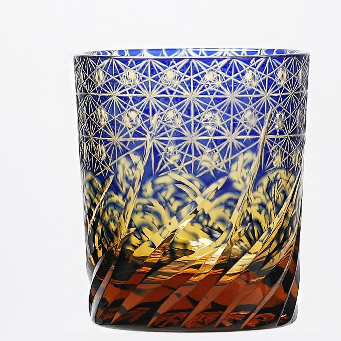 Japanisches Kristallglas im Edo-Schliff mit Asterismus-Effekt