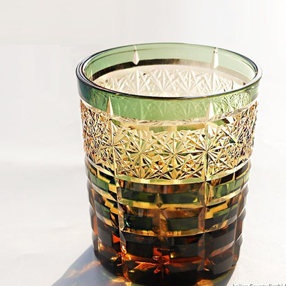 Japanisches Kristallglas im Edo-Schliff mit Asterismus-Effekt