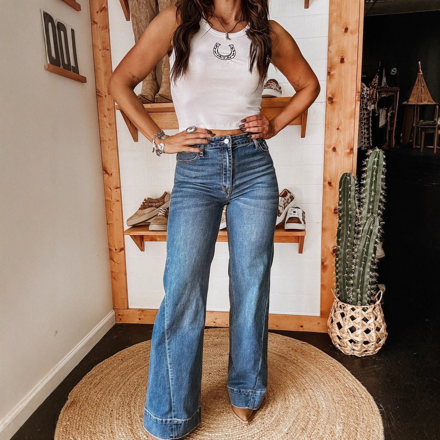 Trendige, gewaschene Stretch-Jeans für Damen mit geradem Bein