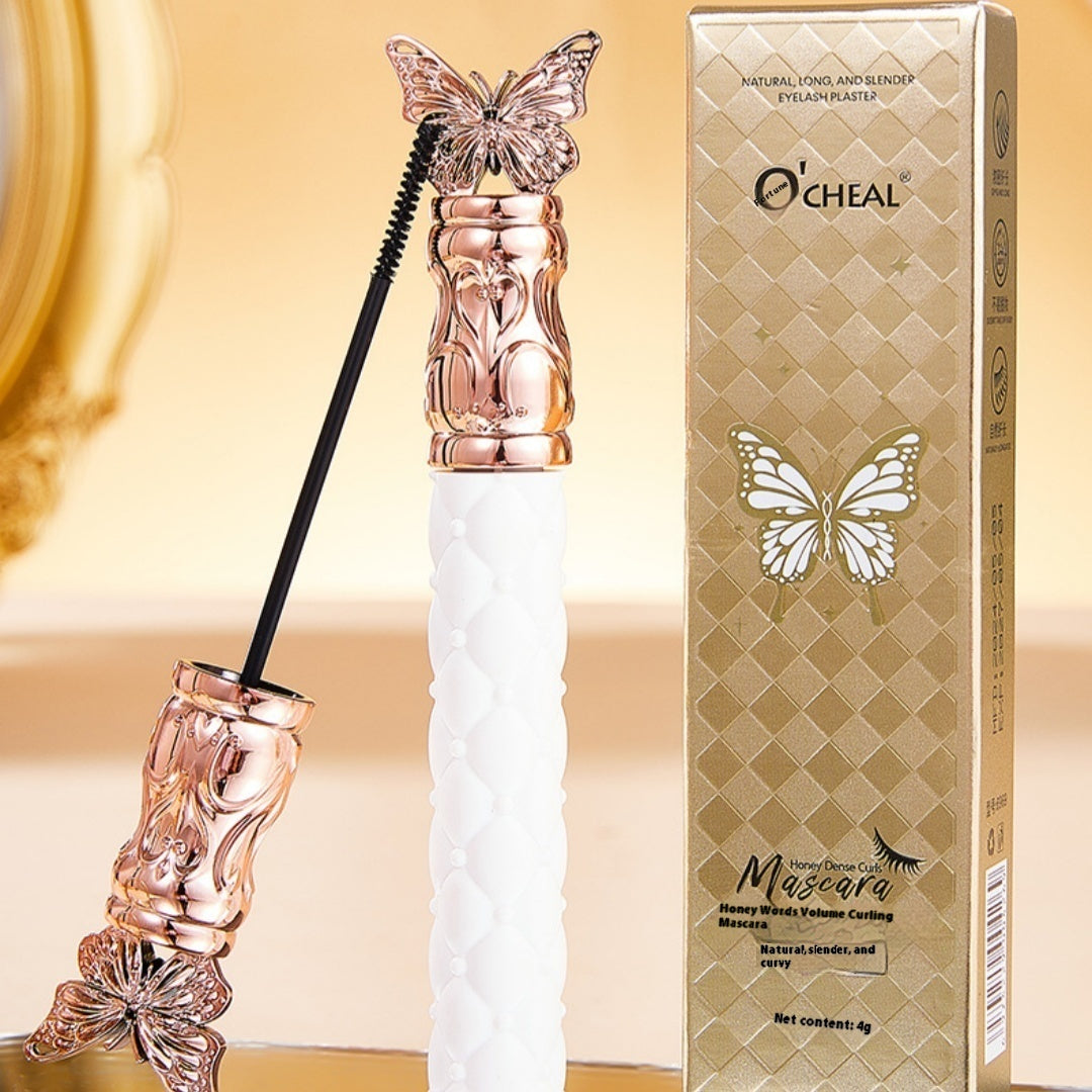 Wasserfeste, wischfeste Wimperntusche für extra Schwung